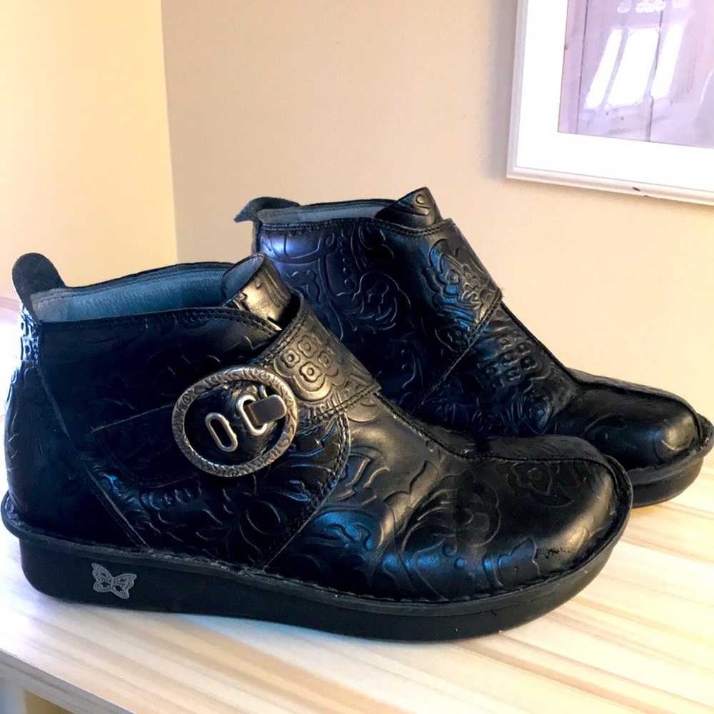Alegria booties black leather
